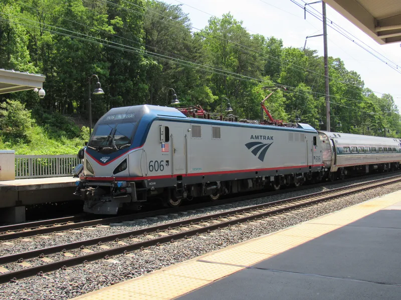 A Northeast Regional train at the BWI rail station on the line into Washington.